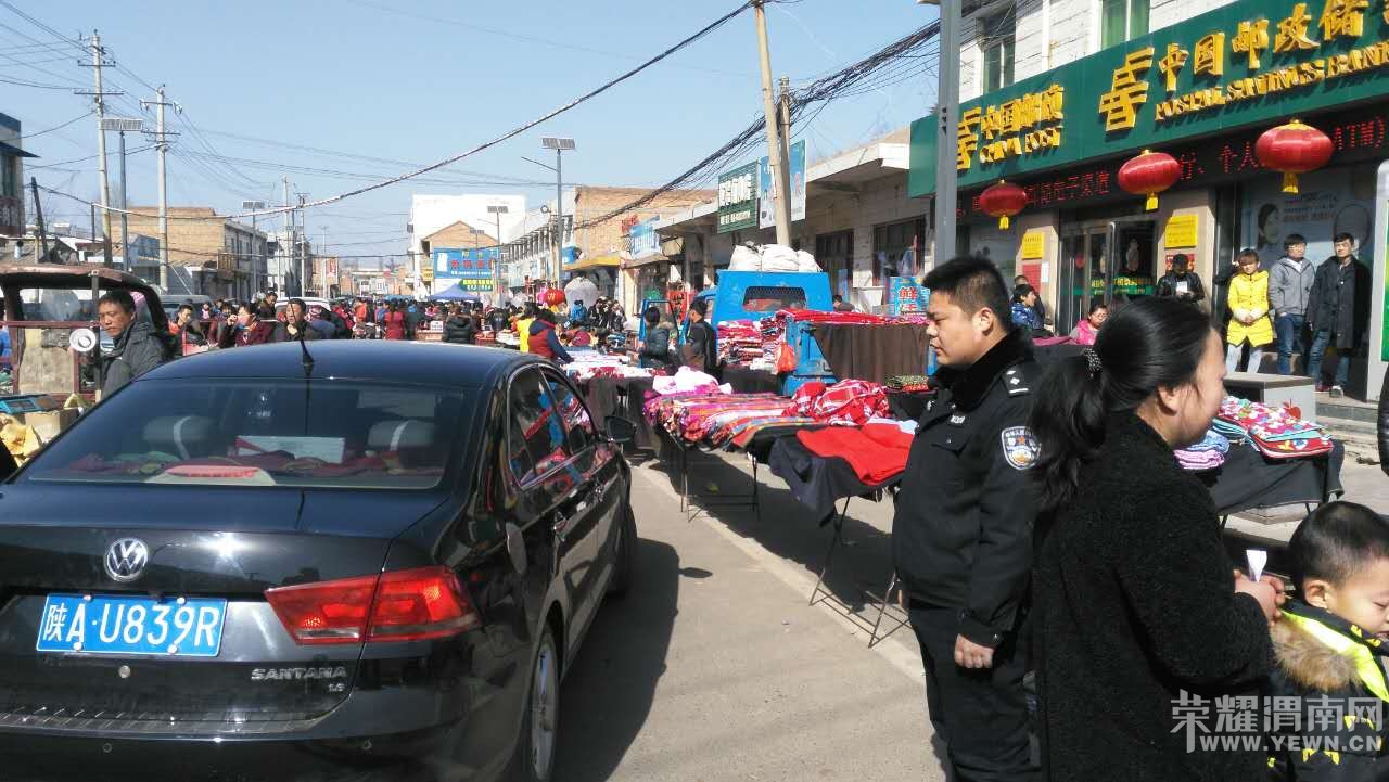 �����һ�����԰�ˮ����һ�ߵı���