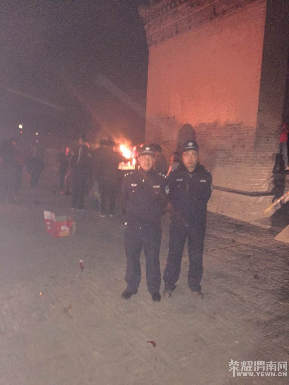 �����һ�����԰�ˮ����һ�ߵı���