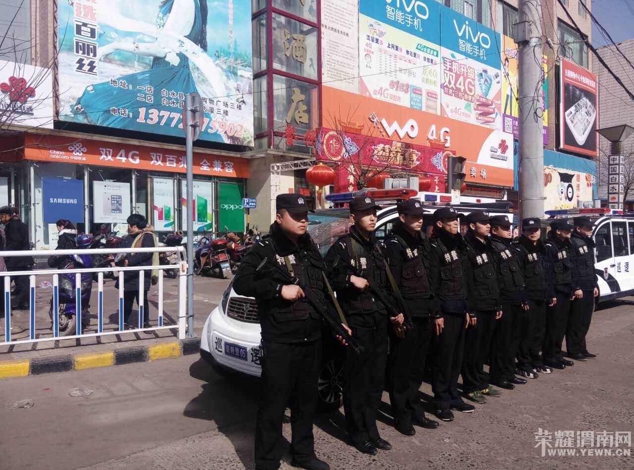 �����һ�����԰�ˮ����һ�ߵı���