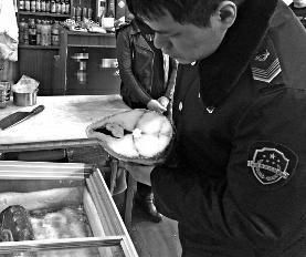 ����һ���������ѳ����ͣ��ƨ�� �����͡�