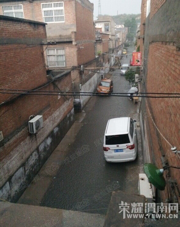 ����·����С��һ�±���ͻ�ˮ��ϣ���õ���ע