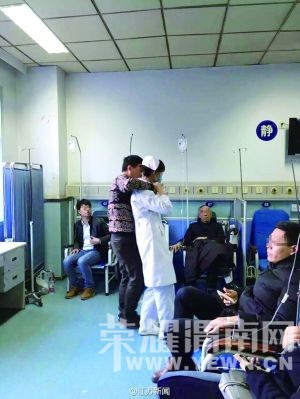 ���ӽٳ�Ů��ʿʮ���ӱ�Ȱ�� ����Χ������(ͼ)