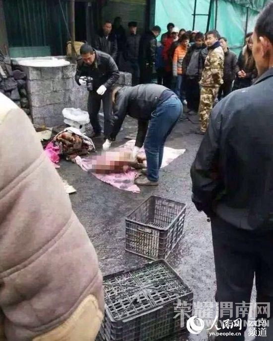 ���������³��� �ɷ���շ����¶�Ů1��1��(ͼ)