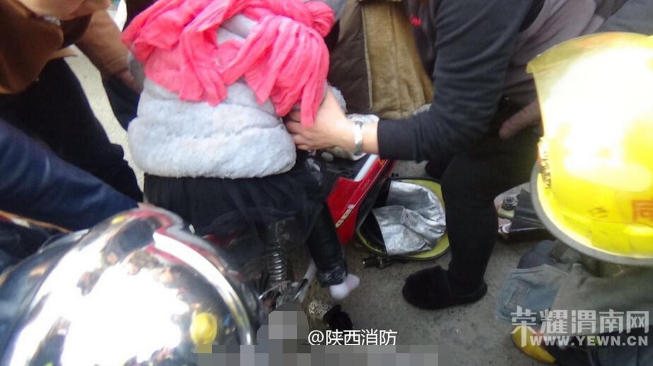 ����һСŮ���ڵ綯���Ϸ��� ����������ֱ���