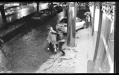 Ů�ӽ�ͷ�����70�� ȫ��9��·������Ԯ��(ͼ)