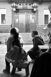 12��Ů�����ھ�д500ԪǷ�� �Ʊ�����д��(ͼ)