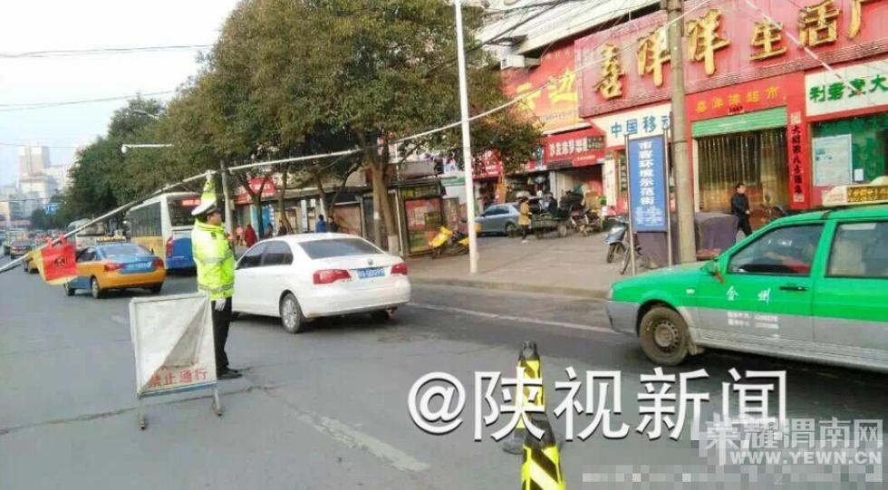 ����������ͽ�������оٵ���һСʱ��������� 