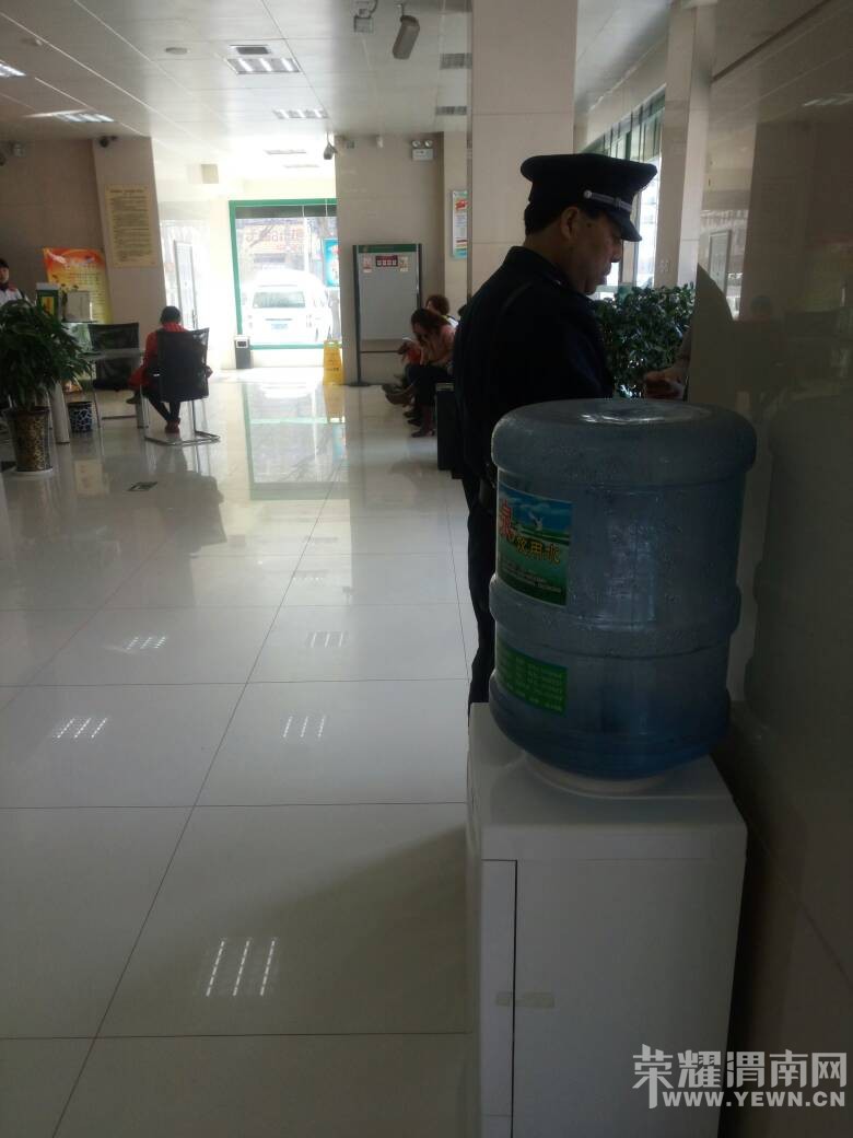 �������л�����������У�����·��һ��·ʮ�֣��Ĺ�����Ա~