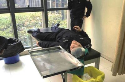 �㽭����4���ǹ���Ϯ��2��2�� ������������ǰ��