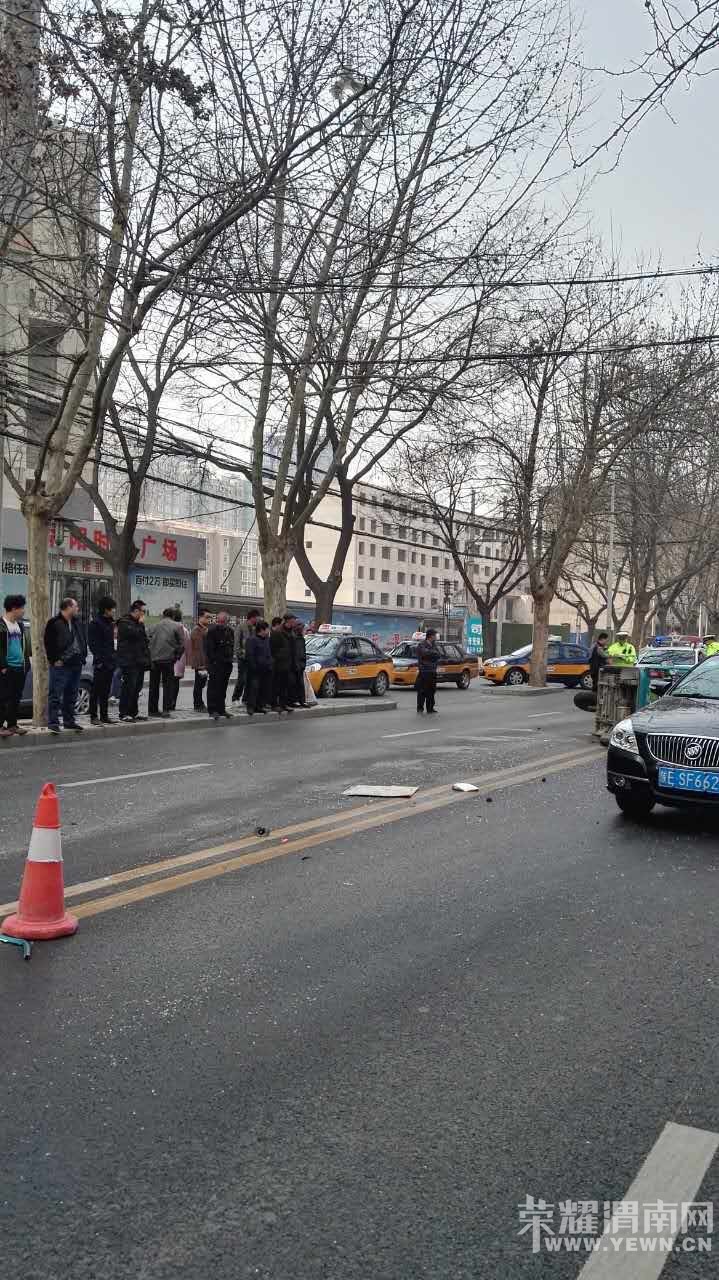 �������ϻ�������ſڣ����˵ĵ�ı����ֳ����ˣ�