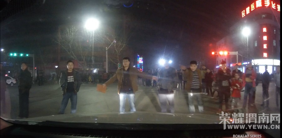 ǰ��·�ϱ��£����μ���˶�����