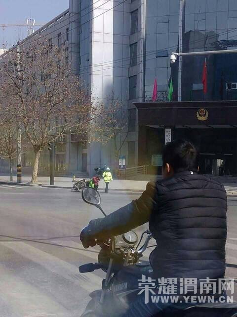 �������������ſڣ�Ϊ�����ľٶ�����~