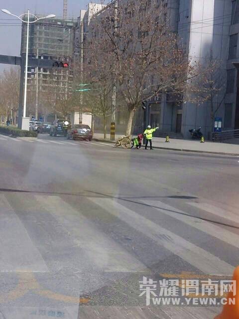 �������������ſڣ�Ϊ�����ľٶ�����~