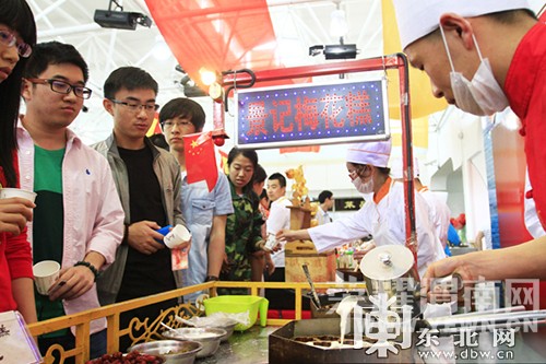 �ڰ����������³�Ա����ѧʳ�ó��ӳ��� ͬѧ��ʾ��ˬ�ɿ�