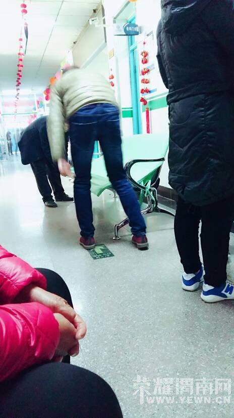 �ƣ����Ǵ�μ��ĳ�ǿ�ҽԺ��ůů����һĻ��ͼ��