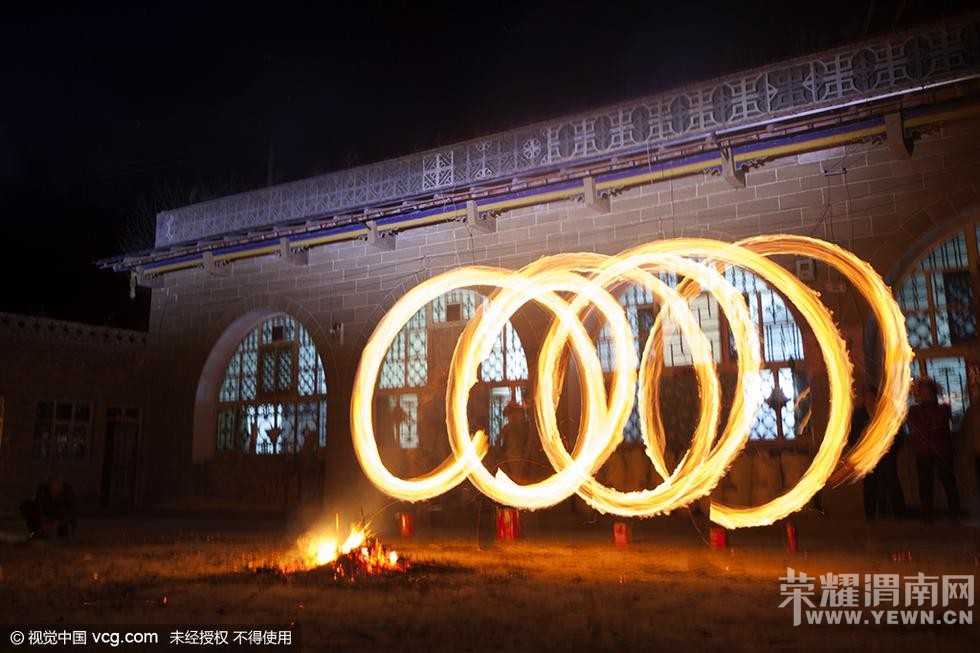 �±���ׯ�����ˣ�������ԡ� �𻨷ɽ�����׳��