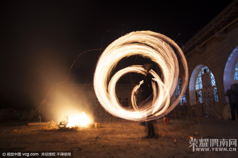 �±���ׯ�����ˣ�������ԡ� �𻨷ɽ�����׳��