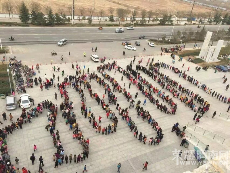 ȥμ�ϲ���ݿ�"����" ���翴��Ⱥ������˼����ͼ��