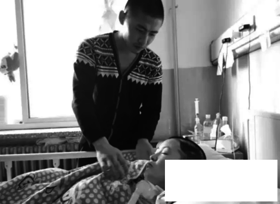 ���ӽ�20���չ�ֲ����Ů�Ѹж����� ϵ�ұ�����