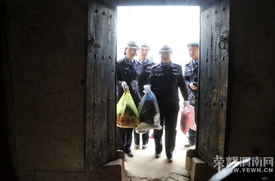 μ��Ů���߽�ɽ������ظ�Ů��"����������ů"