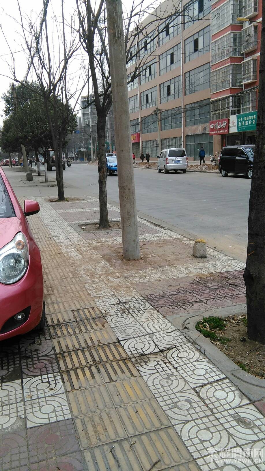 ������ʯ�͹�˾�칫¥ǰ���˼�ǿ���ѻ��ã�ллμ����ҫ��!