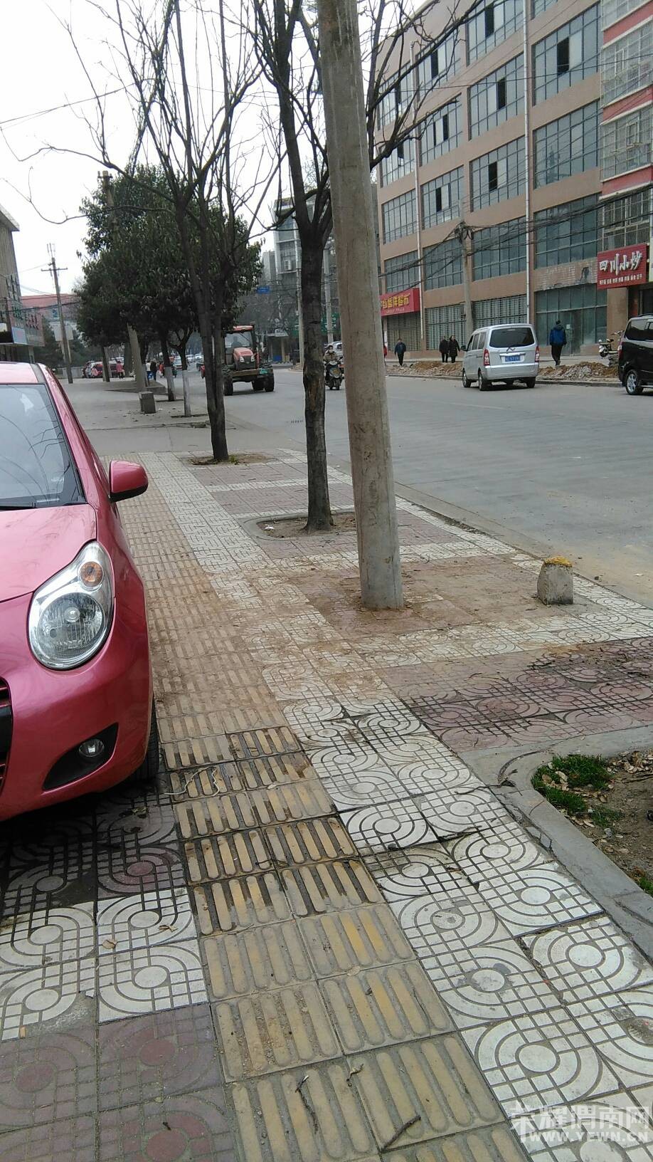 ������ʯ�͹�˾�칫¥ǰ���˼�ǿ���ѻ��ã�ллμ����ҫ��!