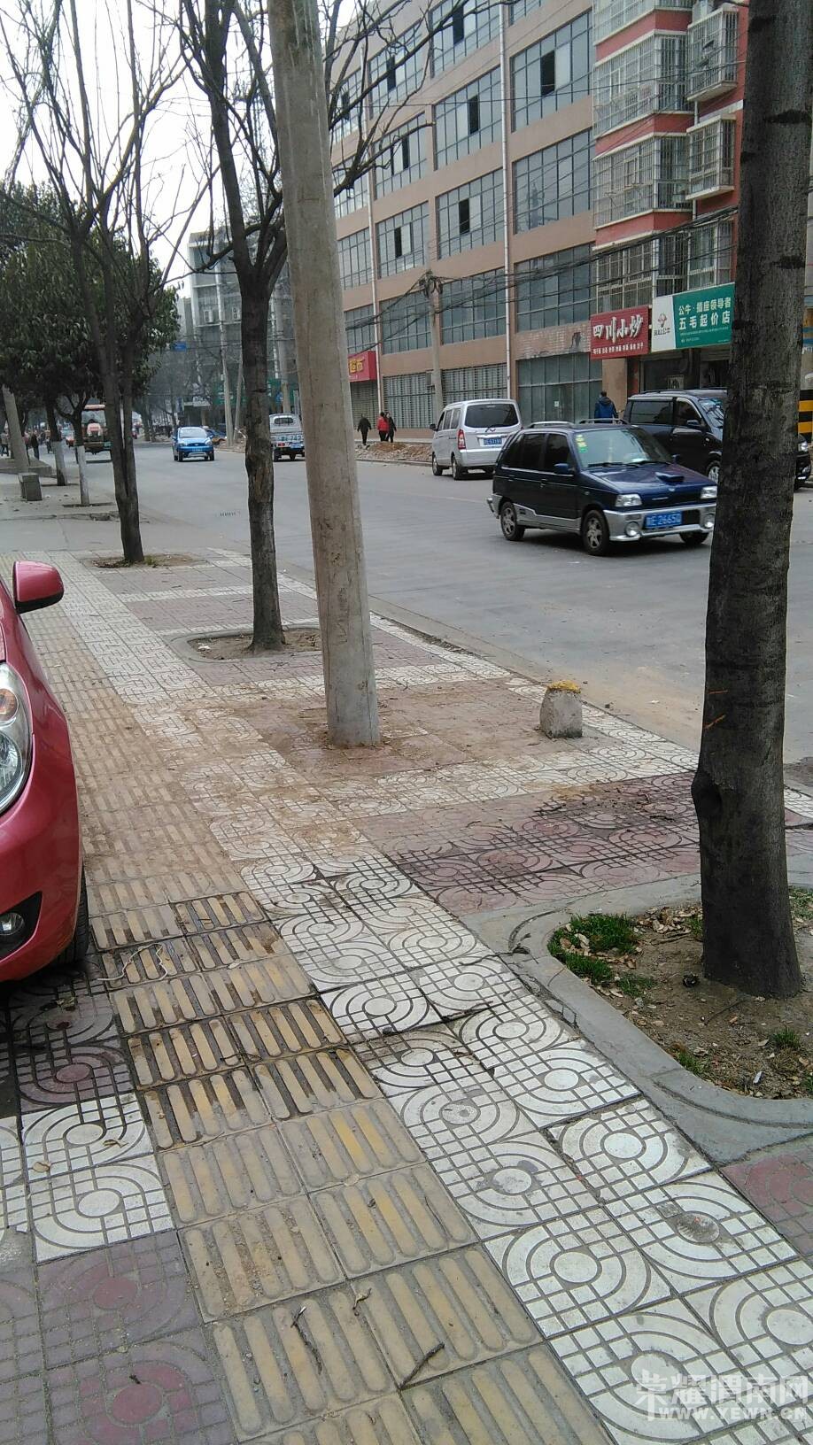 ������ʯ�͹�˾�칫¥ǰ���˼�ǿ���ѻ��ã�ллμ����ҫ��!