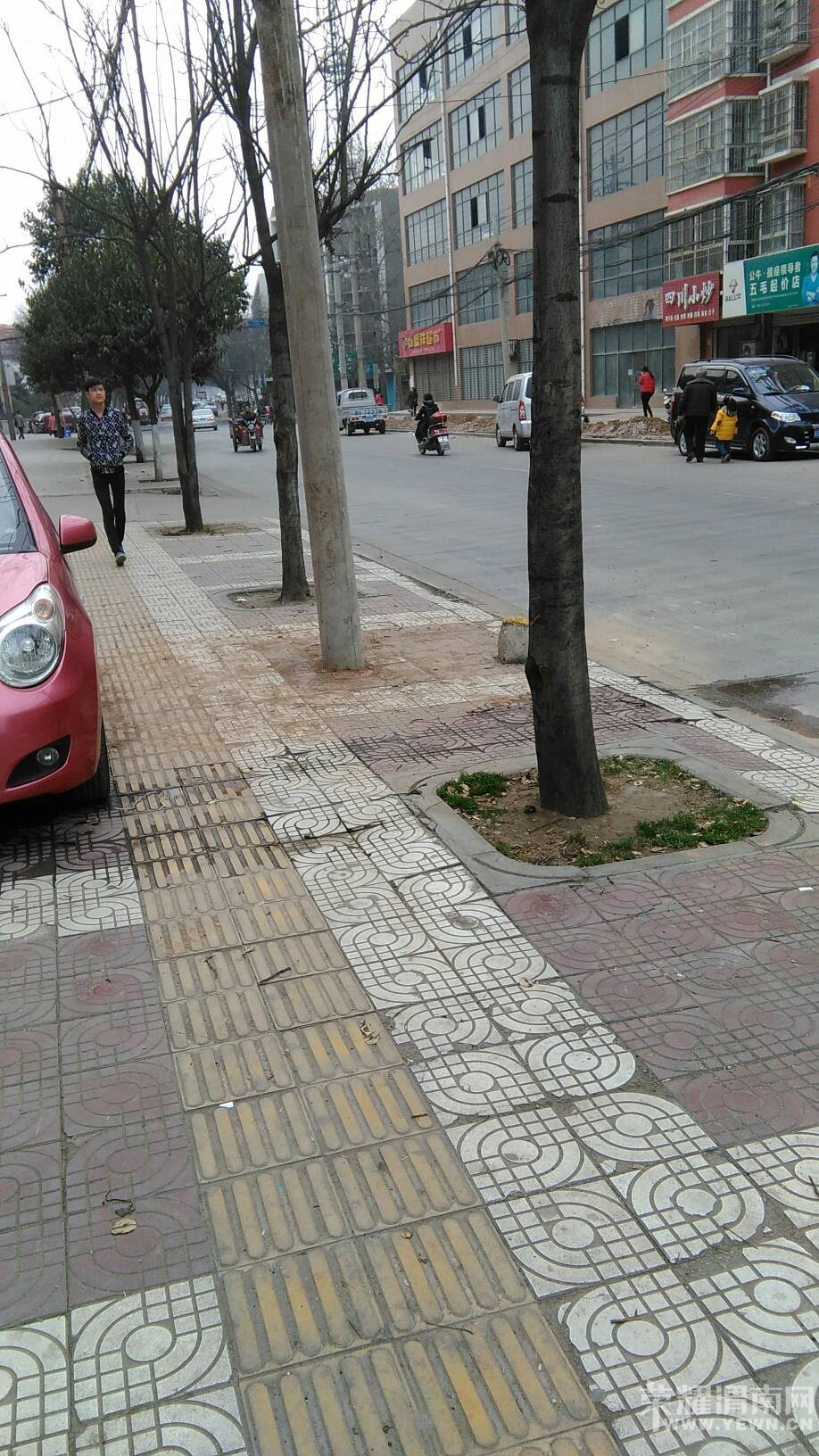 ������ʯ�͹�˾�칫¥ǰ���˼�ǿ���ѻ��ã�ллμ����ҫ��!