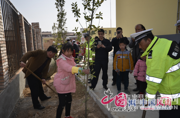 ������ɫ���ذ����ض�ͯ��������������ů