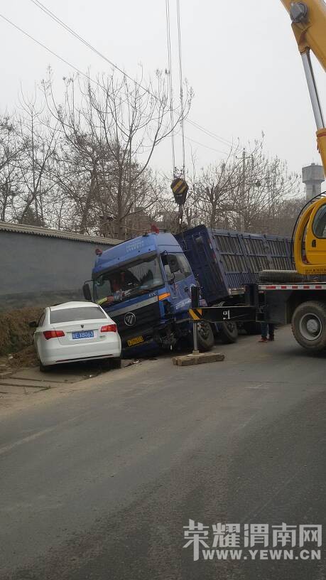 310�����������ſڷ���һ�𳵻����ܲң�ϣ����ҿ���С��