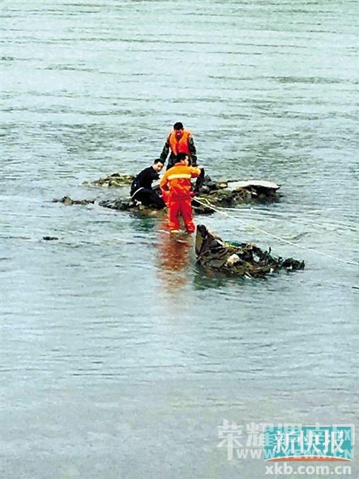 ����������ͻ������Ѫ ����Ů���ԳƱ�ƭ20��