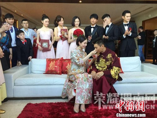 ����¡���嵺ӭȢ��ʫʫ:��ιʳ�� ����ĸ��(ͼ)