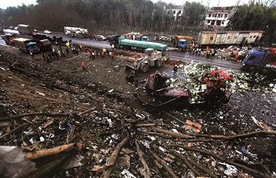 ���۰ĸ��ٱ�ը�¹���5��21�� �ֳ�ը�����(ͼ)