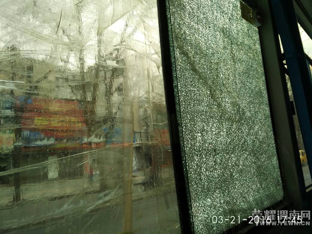 18·��У����վ�Ĺ����������������Ǽ�ǿ����������Σ��