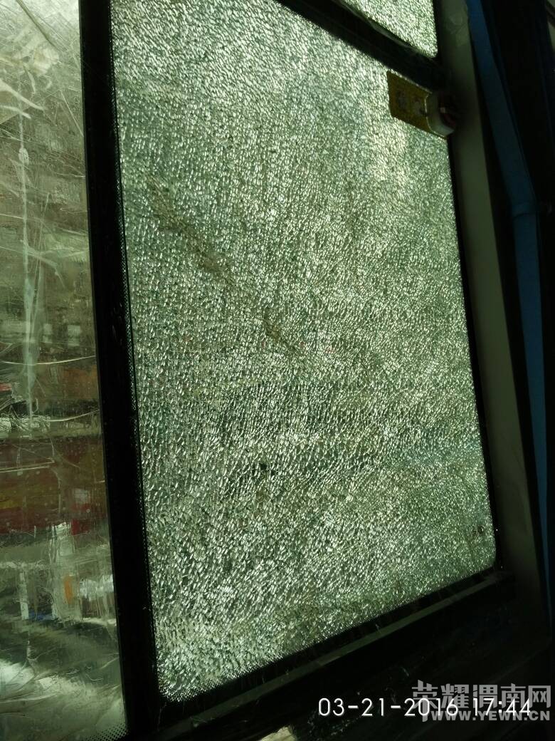 18·��У����վ�Ĺ����������������Ǽ�ǿ����������Σ��