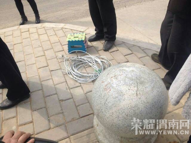 ���·������·ʮ�ֵ����е��ϣ���������ȫ��ռ��~