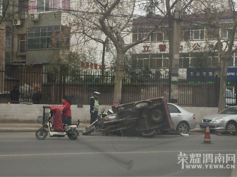 ����·����һ�ж��ſڣ���ͨ�¹ʣ��������������