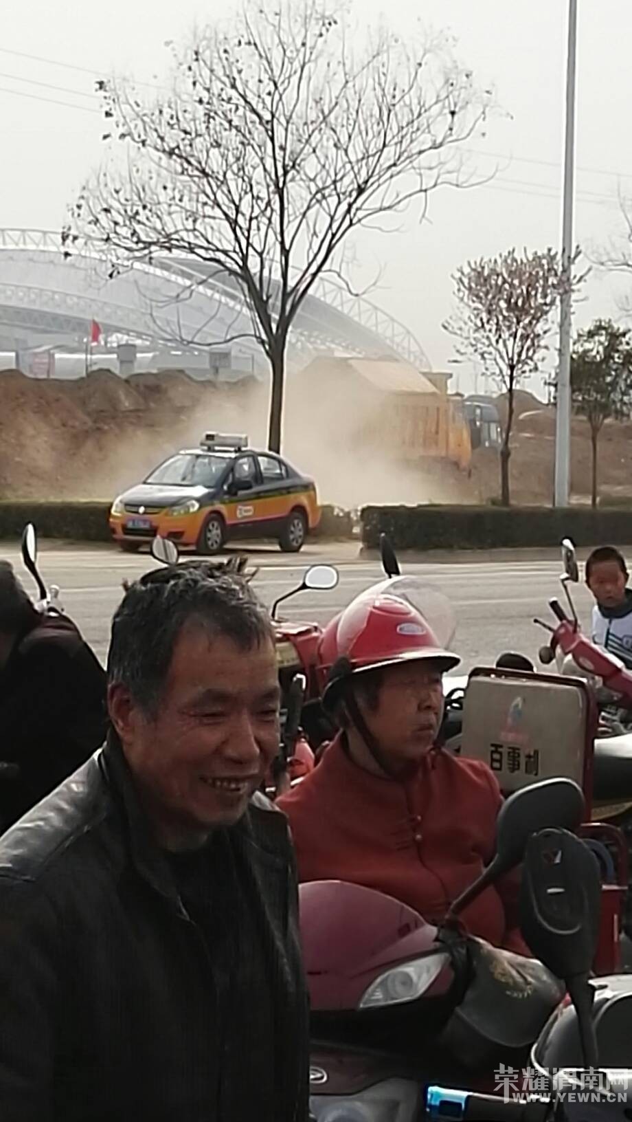 ��μ�ϳ������������ѧУ������ϯ����������������