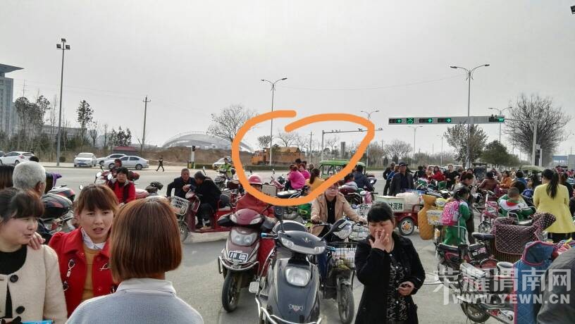 ��μ�ϳ������������ѧУ������ϯ����������������