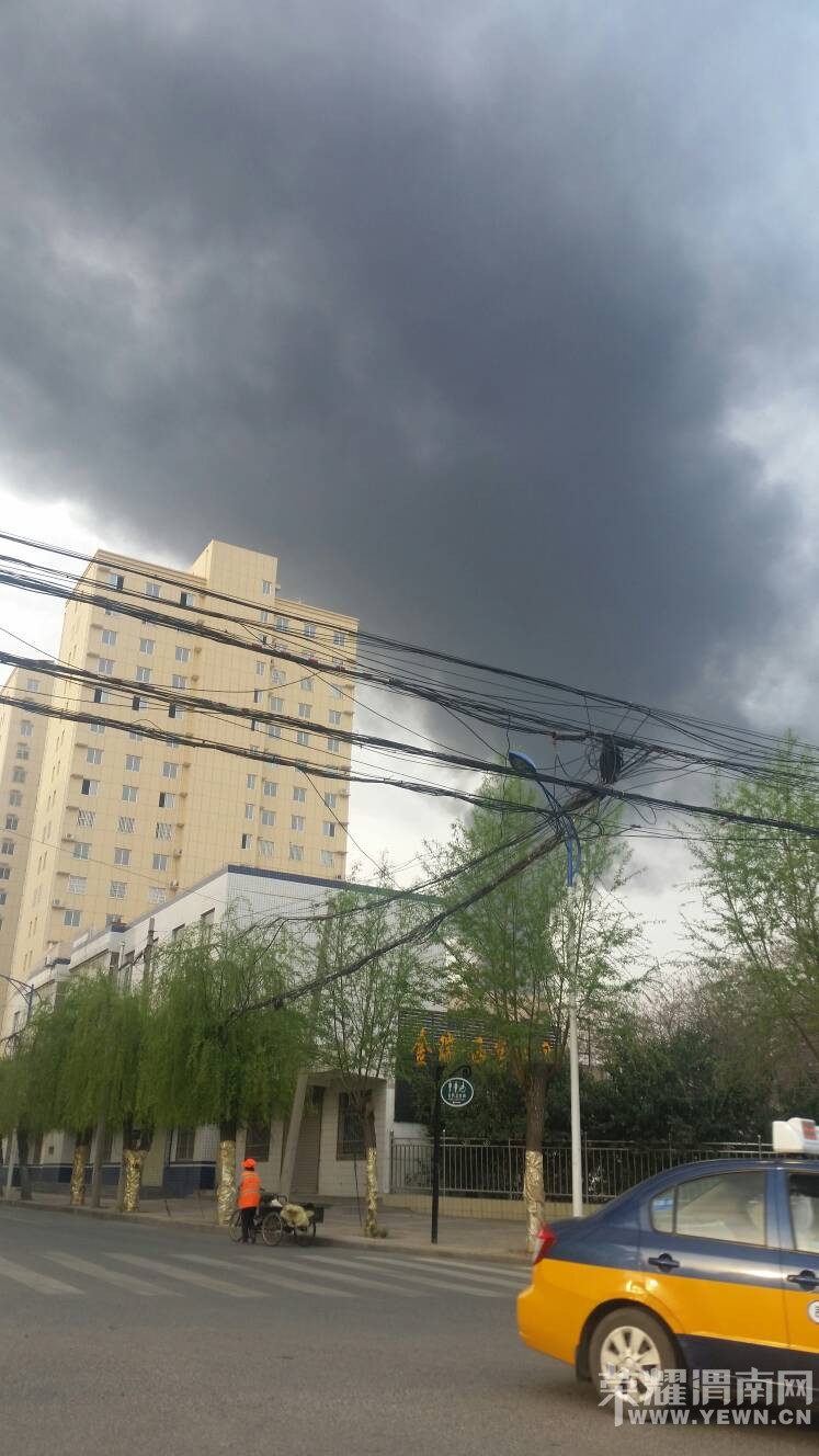 �쿴����ô�ˣ����������Ϸ�����̹�������ɶ���ˣ�