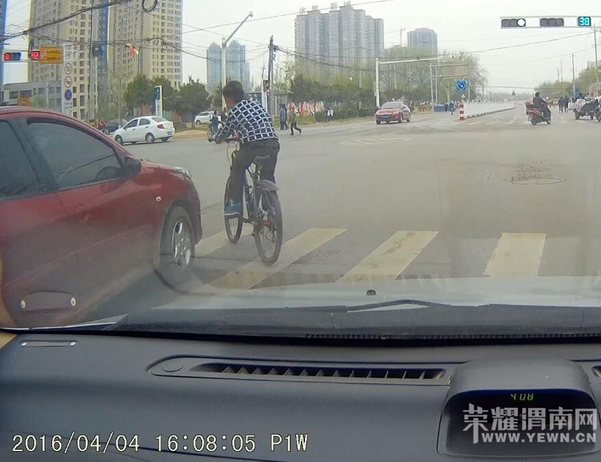 С���ѣ���һ����ҳ�����Ľ����Ҫ������ֽ�ˣ������ϳ�ʮ�־���һĻ��