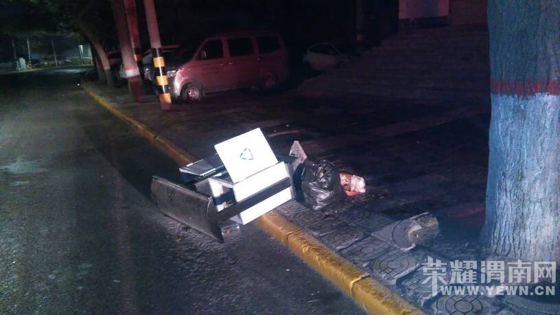 �ϳǽ���ҽҽԺ�ſ����ߣ������䵹�ˣ�����ص�λ����