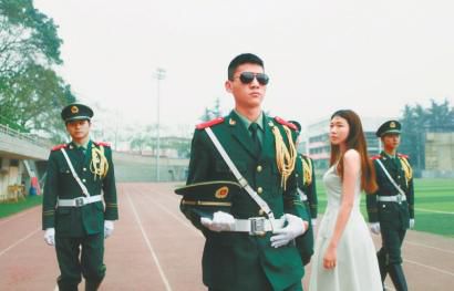 ��ѧ��ģ��"̫���ĺ���" ��Ů���������ߺ�(ͼ)