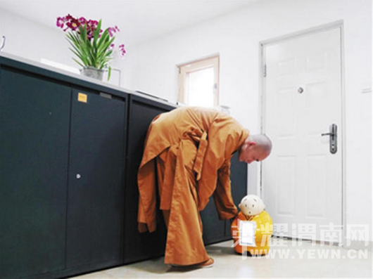 ������Ȫ����"����ɮ"��Ȱ�������̱�Ƣ������