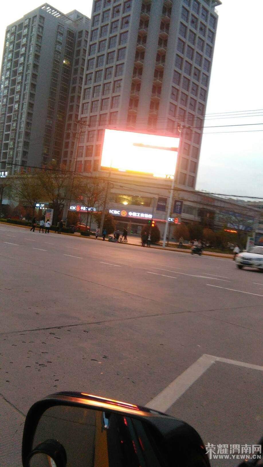 ����·��ҵ����ǰ��LED�������˽�ά��!