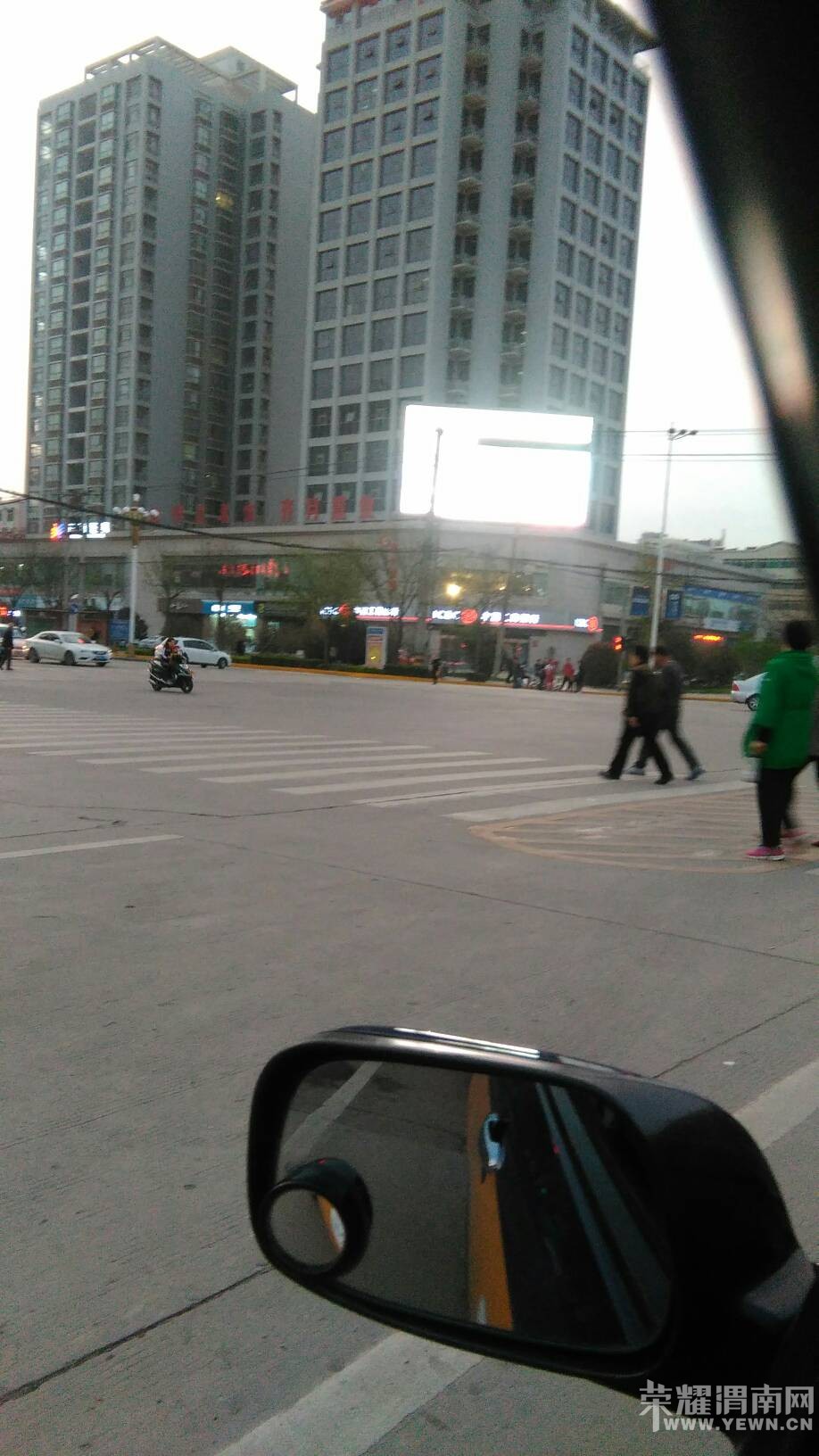 ����·��ҵ����ǰ��LED�������˽�ά��!