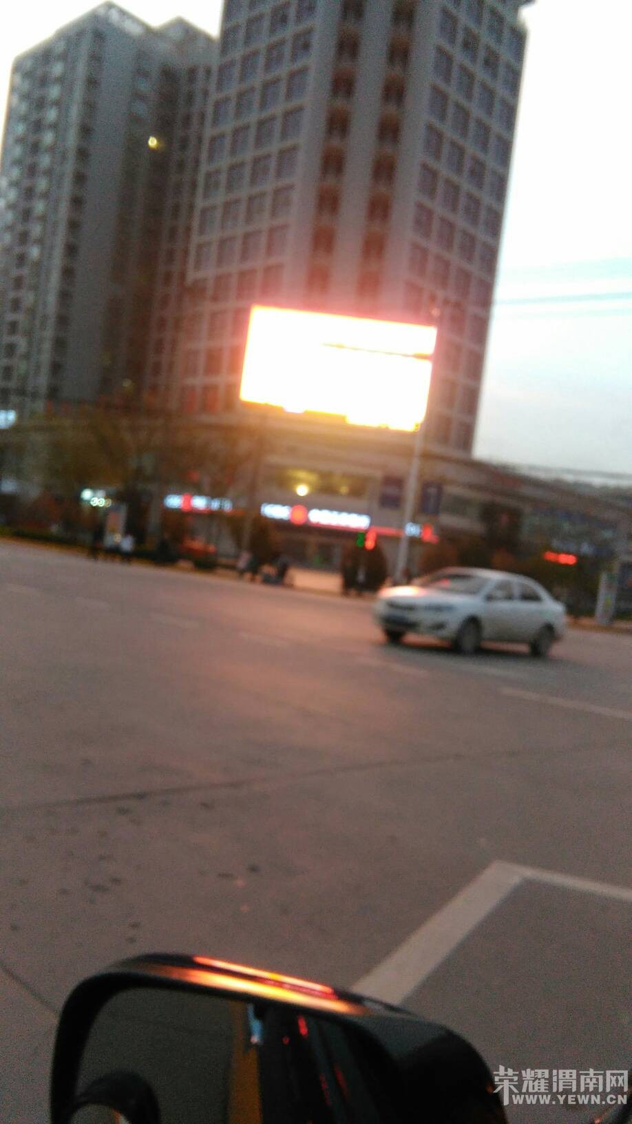 ����·��ҵ����ǰ��LED�������˽�ά��!