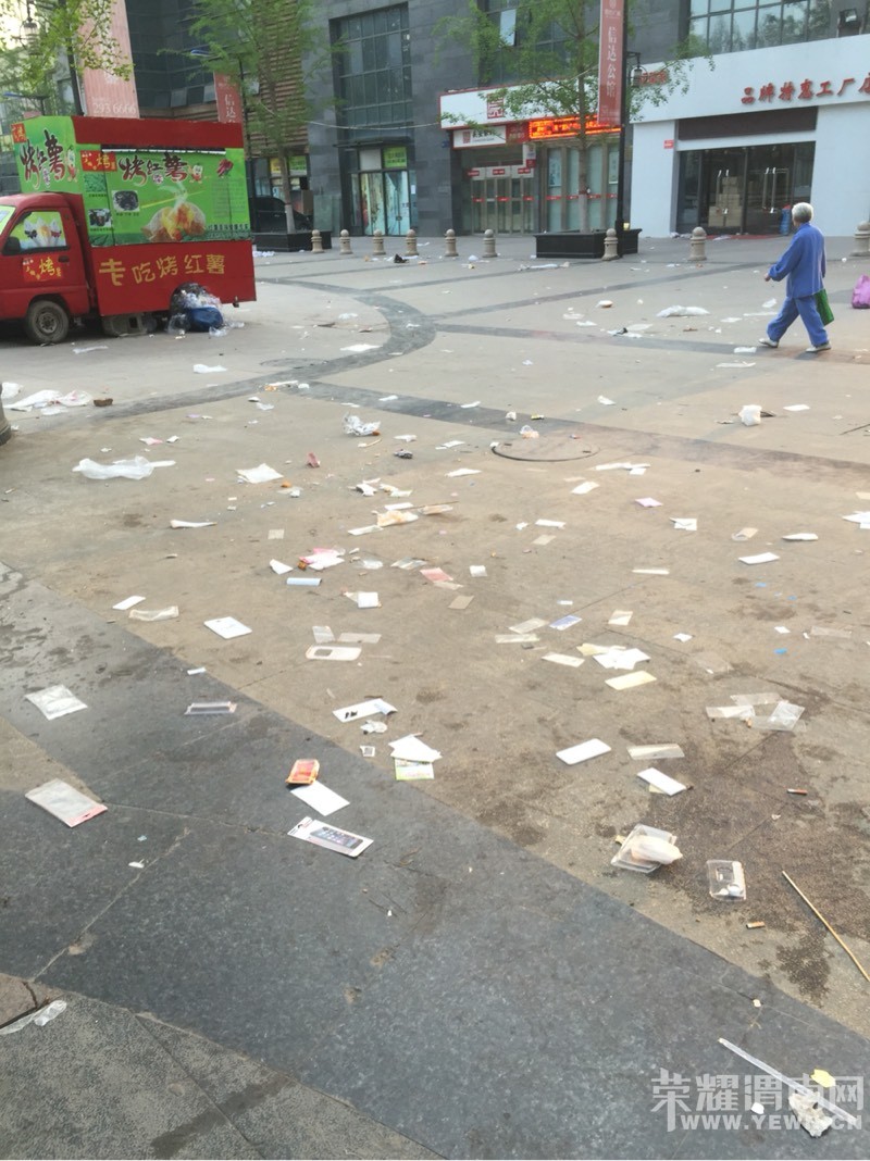 һҹ������Ŵﲽ�н֣�������Щ�˵����ʺ��ڣ�