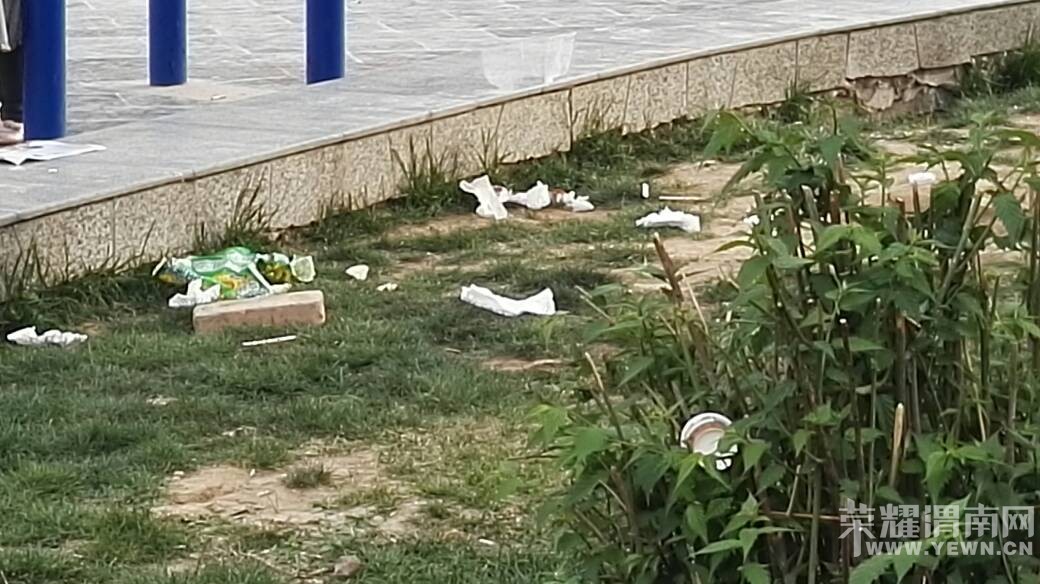 �����ڳ�����԰������һĻ��������̾������������ȥ�ˣ�