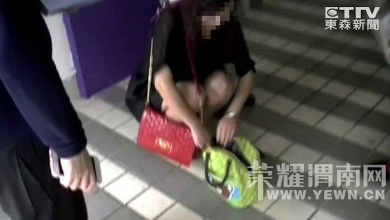 ������½Ů�Ӹ�̨�������� ÿ��ӿ�Լ10��(ͼ)